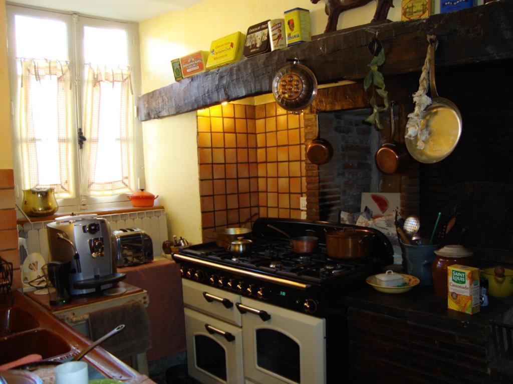 Solignac Domaine De La Dame De Lauriere Bed & Breakfast エクステリア 写真